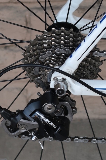 Medium GIANT Defy 1 Shimano 105 Aluminum Carbon Road Bike 5 Medium GIANT Defy 1 Shimano 105 Aluminum Carbon Road Bike 5