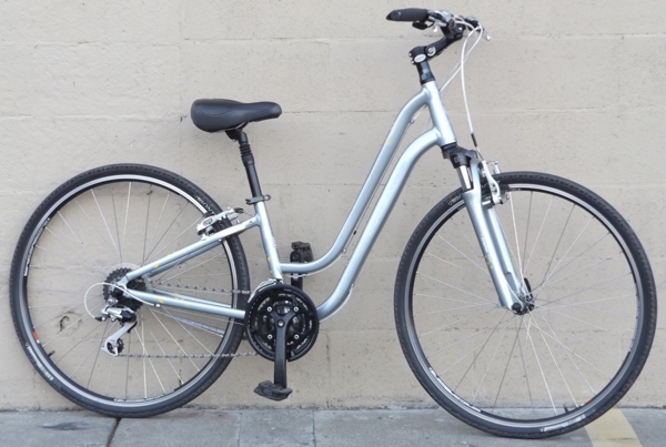 13" TREK Verve 3 Aluminum Suspension Step-Thru Utility Bike ~5'0"-5'4"