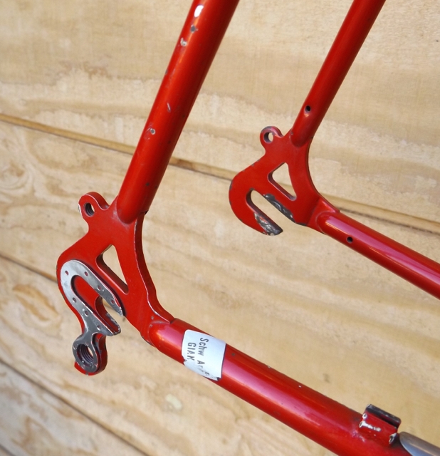 VINTAGE SCHWINN WORLD SPORT BICYCLE 27
