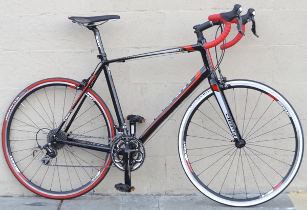 Giant compact deals road bike