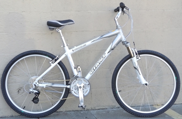 17" GIANT Sedona Aluminum Comfort Utility Bike ~5'4"-5'7"