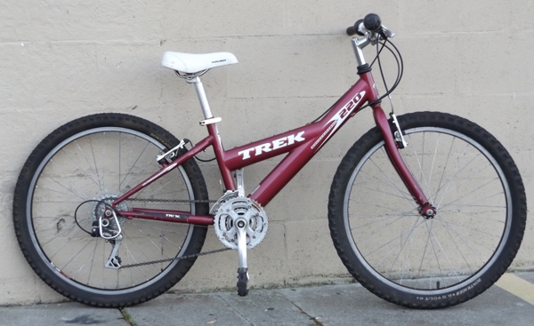 XS 24" Wheel TREK MT220 21 Speed Mountain Bike ~4'9"-5'0"