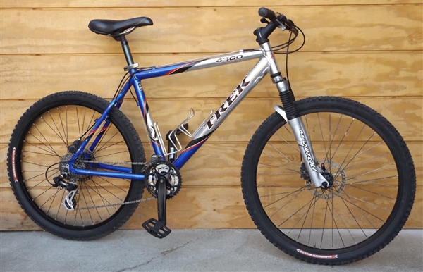 19.5" TREK 4300 Disc Aluminum Hardtail Mountain Bike ~5'9"-6'0"