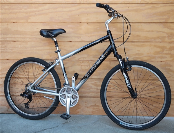 18.5" TREK Navigator 100 Aluminum Comfort Commuter Bike ~5'7"-5'10"