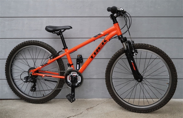 trek 24 inch wheel mountain bike