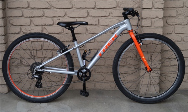 XS 26" Wheel TREK Wahoo 1x8 Speed Aluminum Kids Bike ~4'9"-5'1"