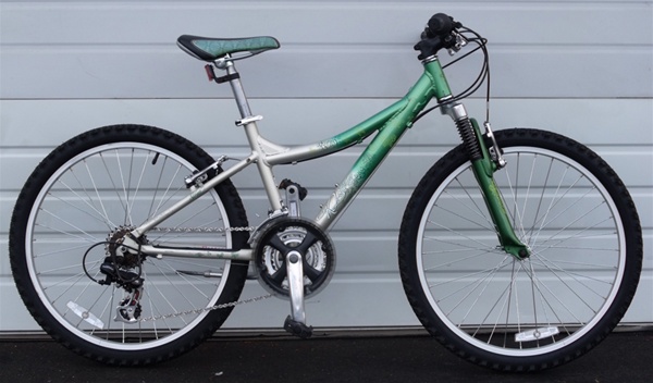 Small K2 Stormy Kids Aluminum Frame Mountain Bike 4'6"-4'10"
