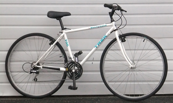 17.5" Trek 700 MultiTrack 21 Speed Utility Bike 5'4"-5'7"