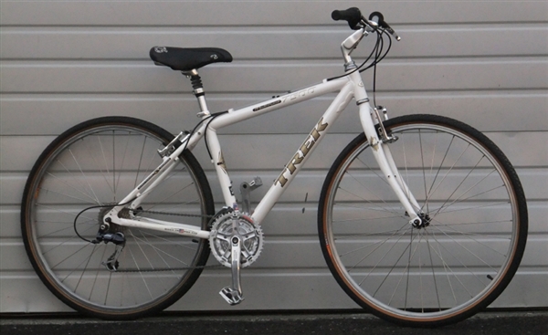 17.5” Made in USA Trek 7500 Multitrack Aluminum/Cromoly Utility Bike 5’6”-5’9”
