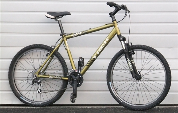 19.5" TREK 3900 Alpha Aluminum 21 Speed Hardtail Mountain Bike 5'9"-6'0"