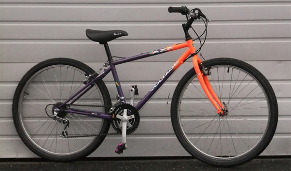 14" Jazz 18 Speed Utility Bike 5'1"-5'4"