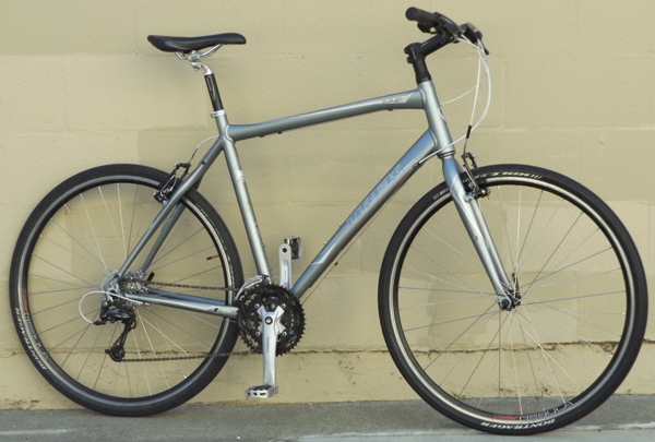 22.5" TREK FX 7.3 Aluminum Utility/Hybrid Bike ~6'1"-6'4"