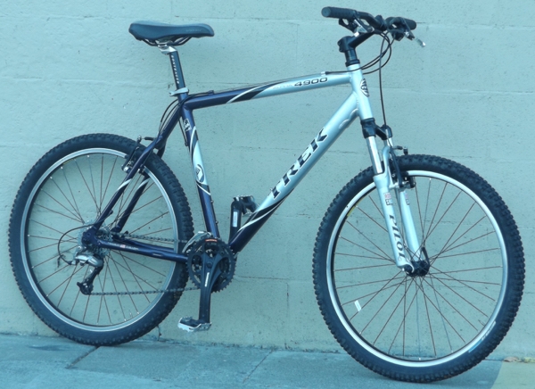 21.5" TREK 4900 Aluminum USA Made Hardtail Mountain Bike ~6'0"-6'3"