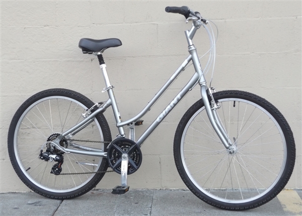 Small GIANT Sedona ST Comfort Utility Commuter Bike ~5'2"-5'6"