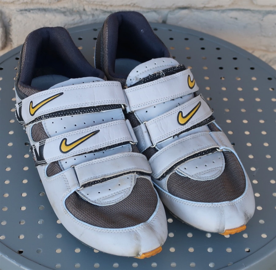 Conjugate group charity US 14/EU 48.5 Nike Gabuche Due mens road shoe
