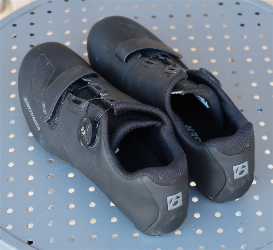 US 7/EU 40 Bontrager Circuit road shoe