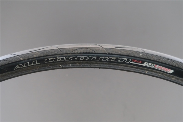 700 x 23c Specialized All Condition Flack Jacket road tire