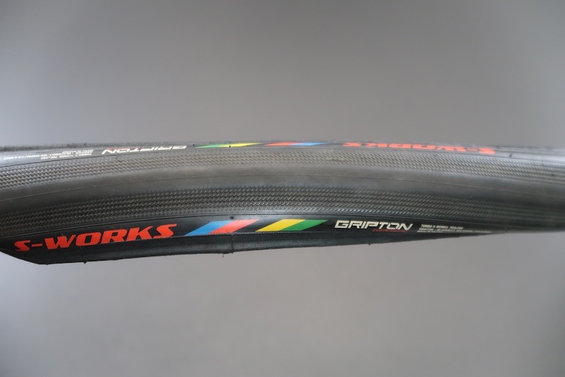 【新品】SPECIALIZED S-Works Turbo 700×24C 2本 BLA.jpg