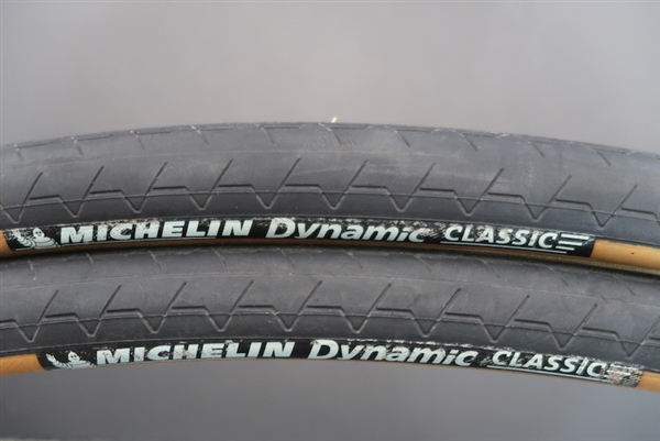 700 x 28c Michelin Dynamic Classic Gumwall road tires pair