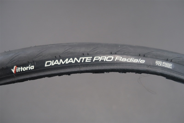 700 x 22c Vittoria Diamante Pro Radiale folding road tire