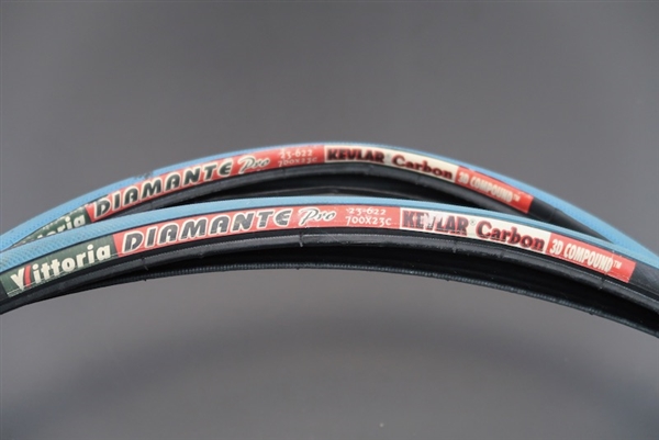 700 x 23c Vittoria Diamante Pro Kevlar black and blue folding road tires pair