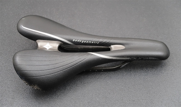 Specialized Oura Pro FACT carbon rail Body Geometry saddle 143mm